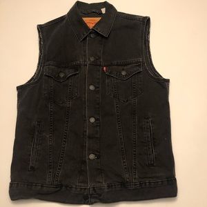 Black Levi’s Jean Jacket Vest.